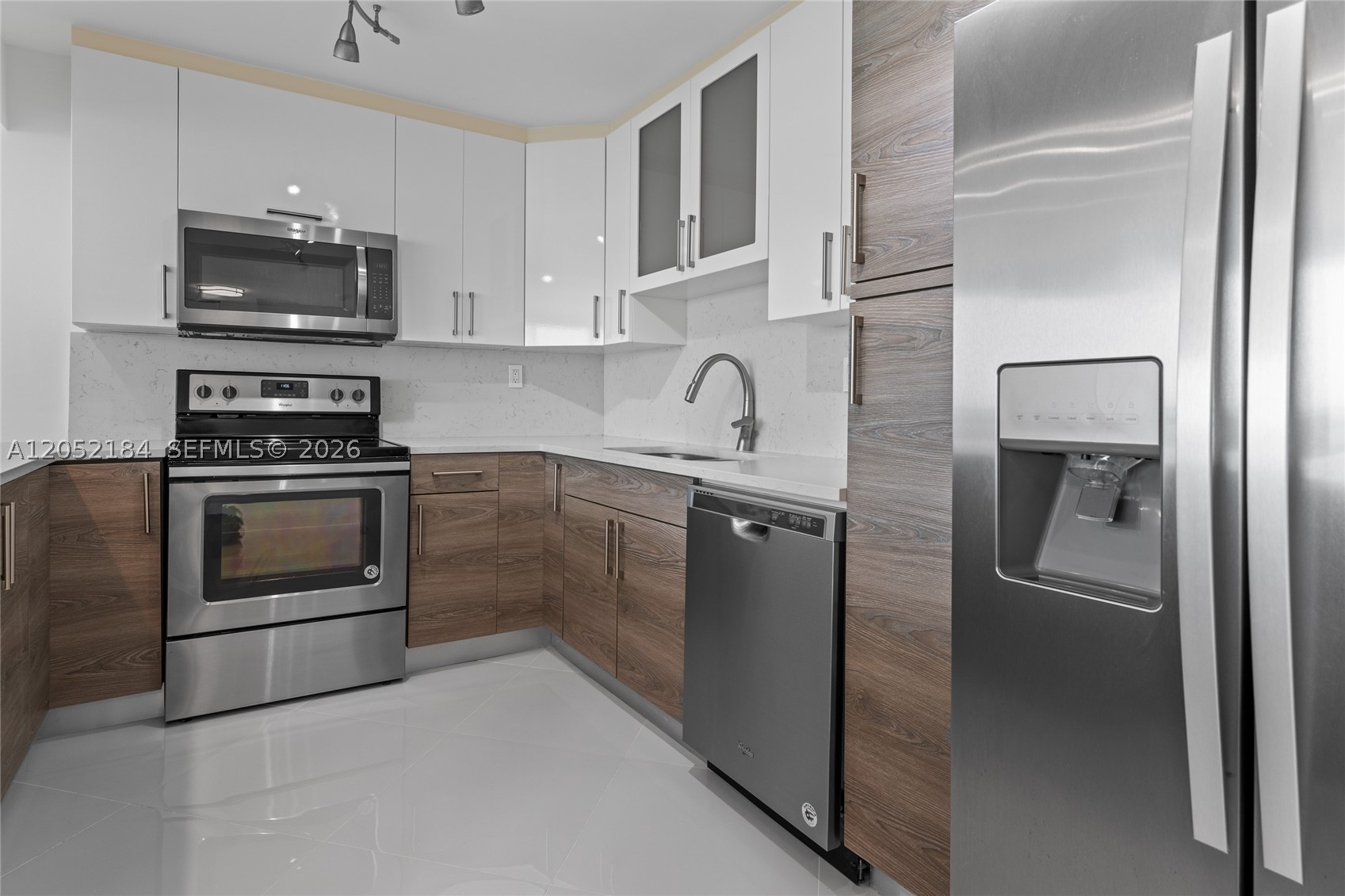 BURLEIGH HOUSE CONDO - Residential