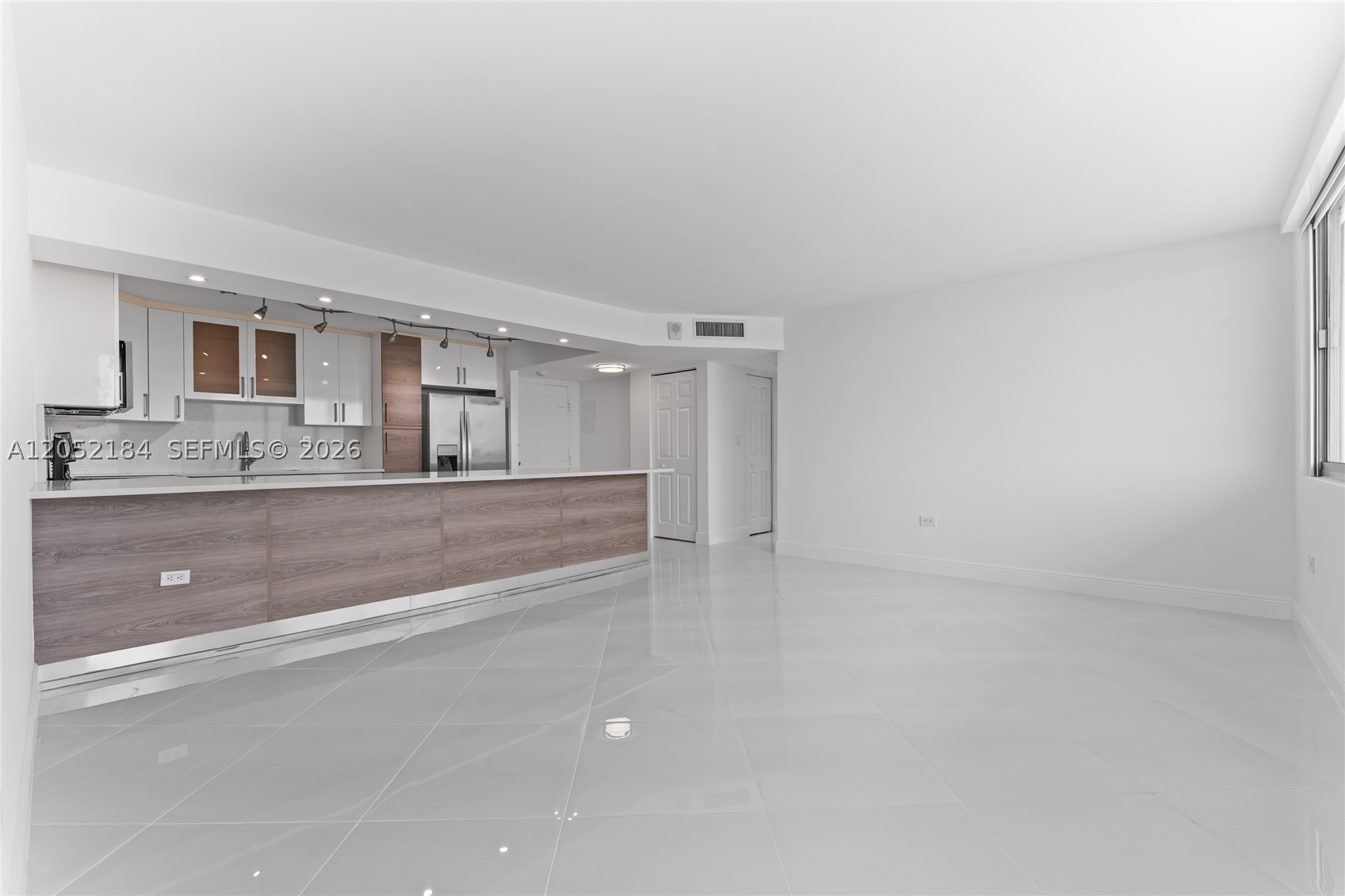 BURLEIGH HOUSE CONDO - Residential
