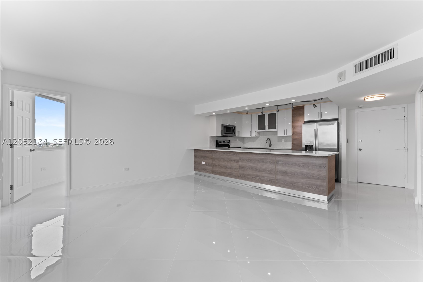 BURLEIGH HOUSE CONDO - Residential