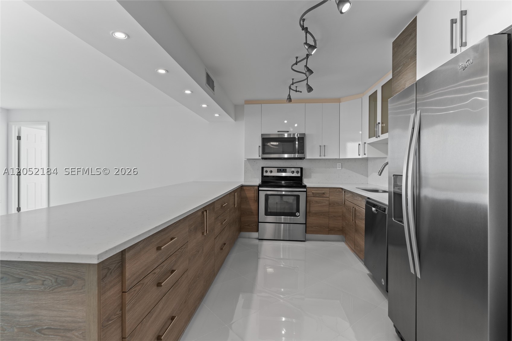 BURLEIGH HOUSE CONDO - Residential