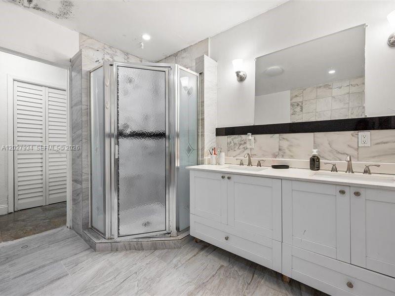 SUNNY ISLES INLAND - Residential