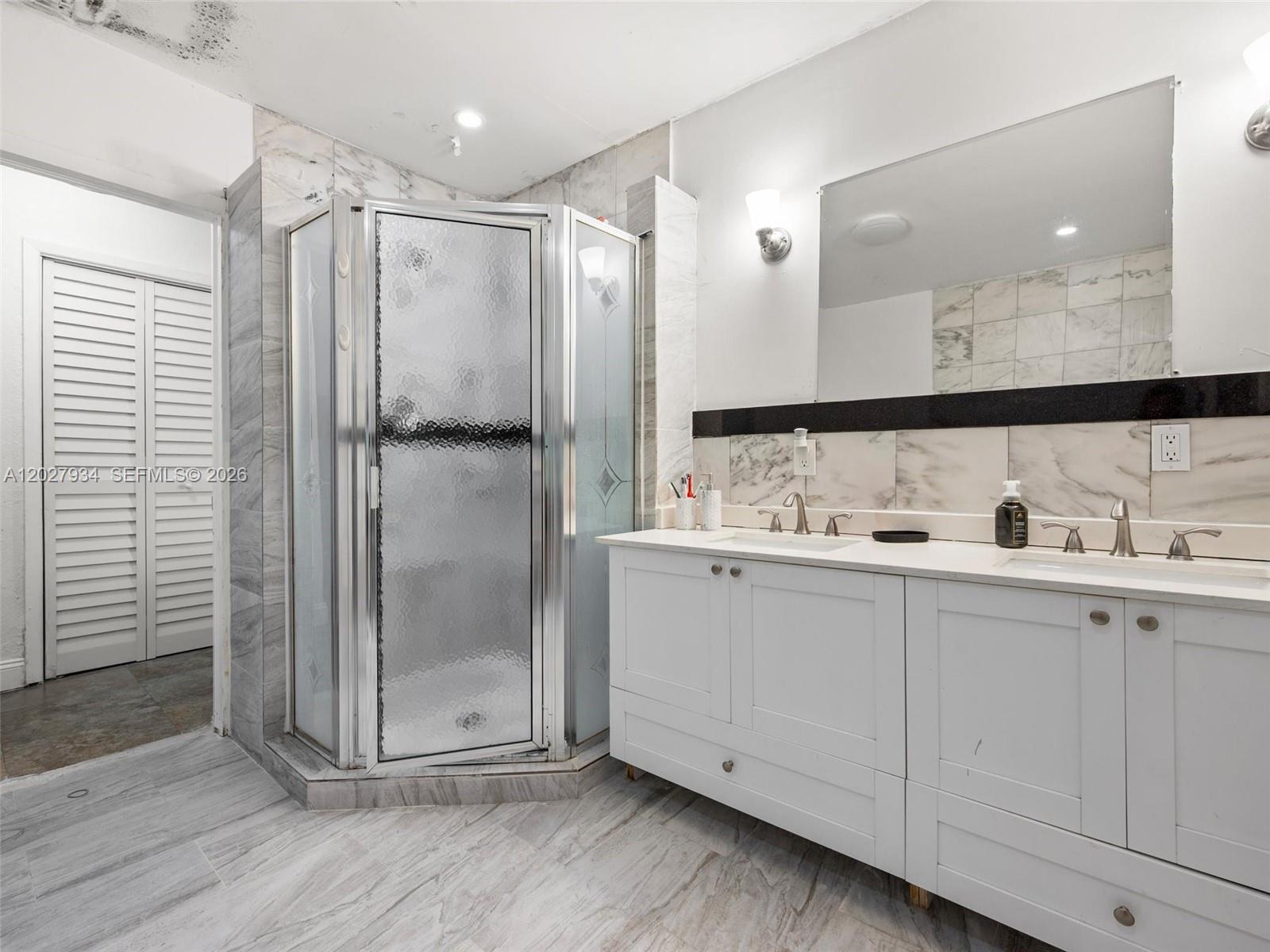 SUNNY ISLES INLAND - Residential