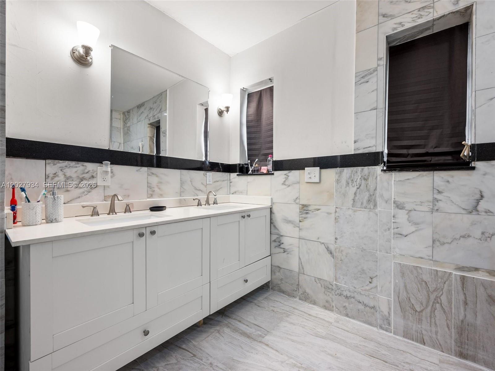 SUNNY ISLES INLAND - Residential
