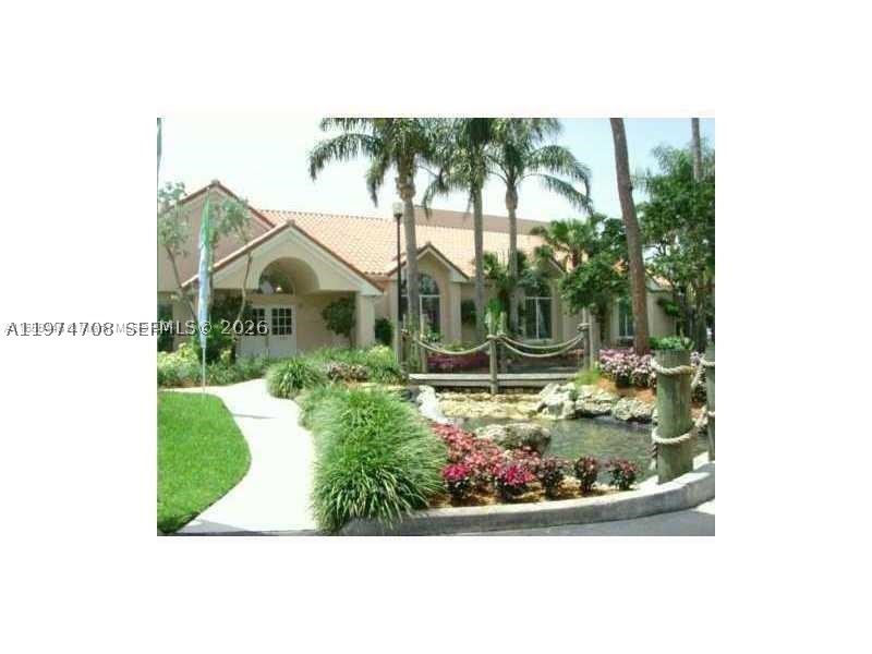 Nice 2 bedroom/2 Baths corner unit with vaulted ceilings. This bright and spacious apartment offers an open layout with plenty of natural light and a comfortable living space. Split bedroom plan, laminated floors, washer and dryer. This pet friendly community offers: 2 pools, spa, fitness center, tennis court and more. 620 minimum Credit per HOA. Tenant in place until August 2026.