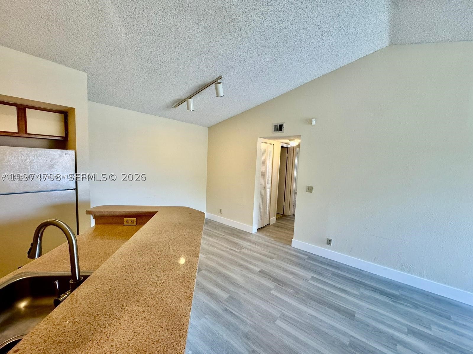 CORAL KEY CONDO - Residential