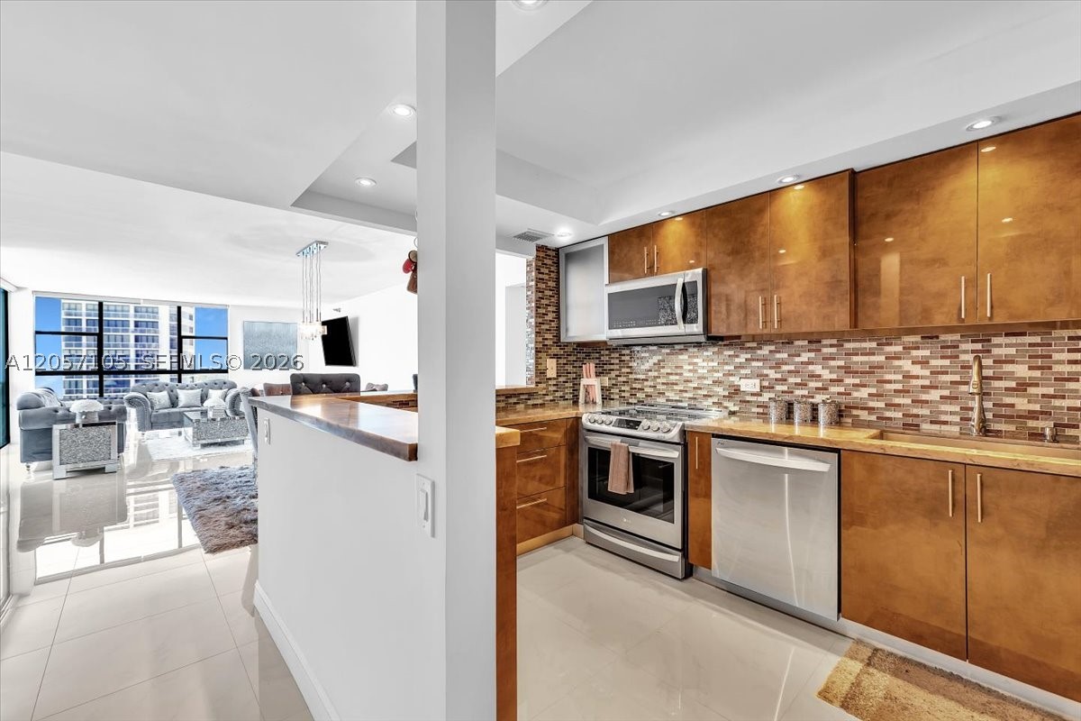WATERVIEW CONDO - Residential