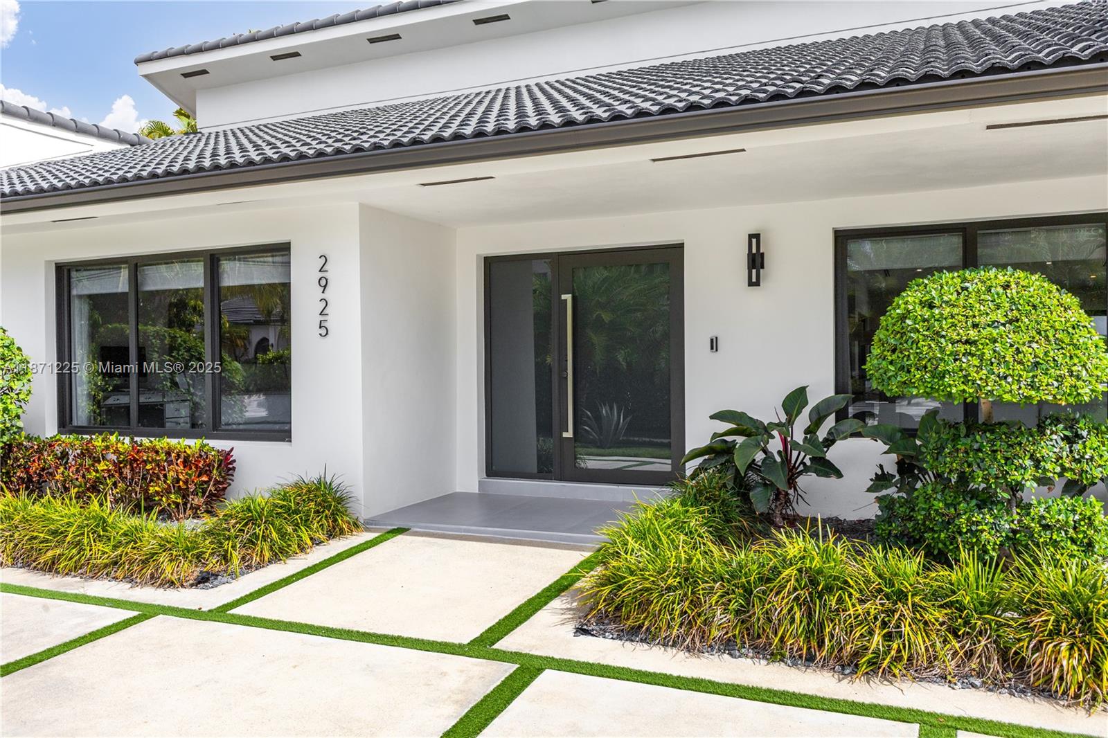 EASTERN SHORES - Residential