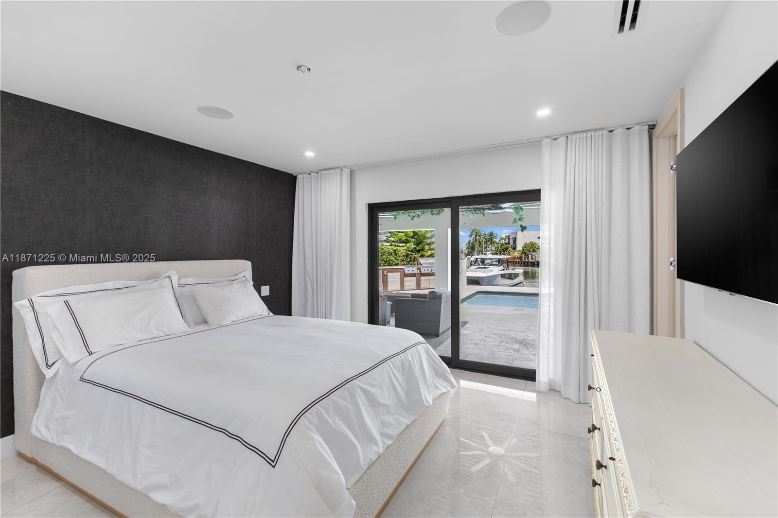 EASTERN SHORES - Residential