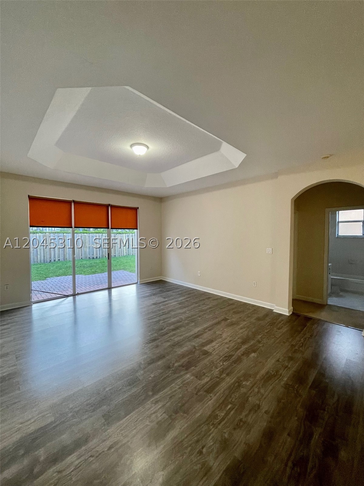 FLORIDIAN BAY ESTATES - Residential Lease