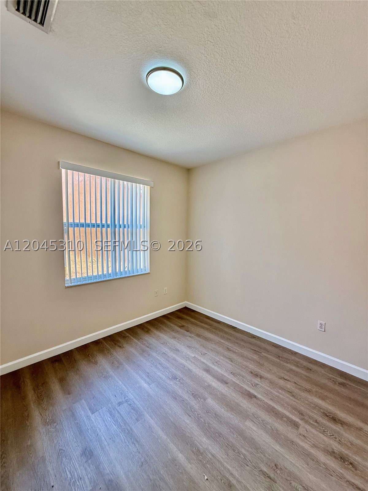 FLORIDIAN BAY ESTATES - Residential Lease