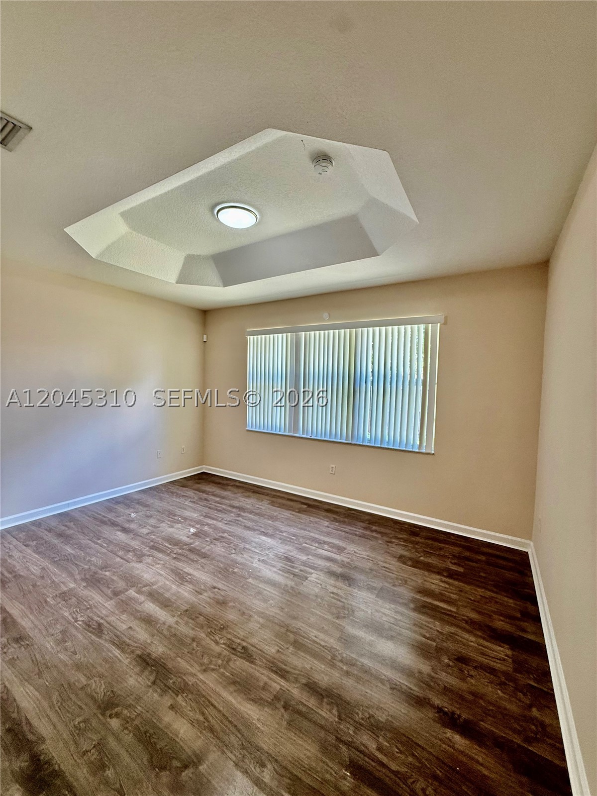FLORIDIAN BAY ESTATES - Residential Lease