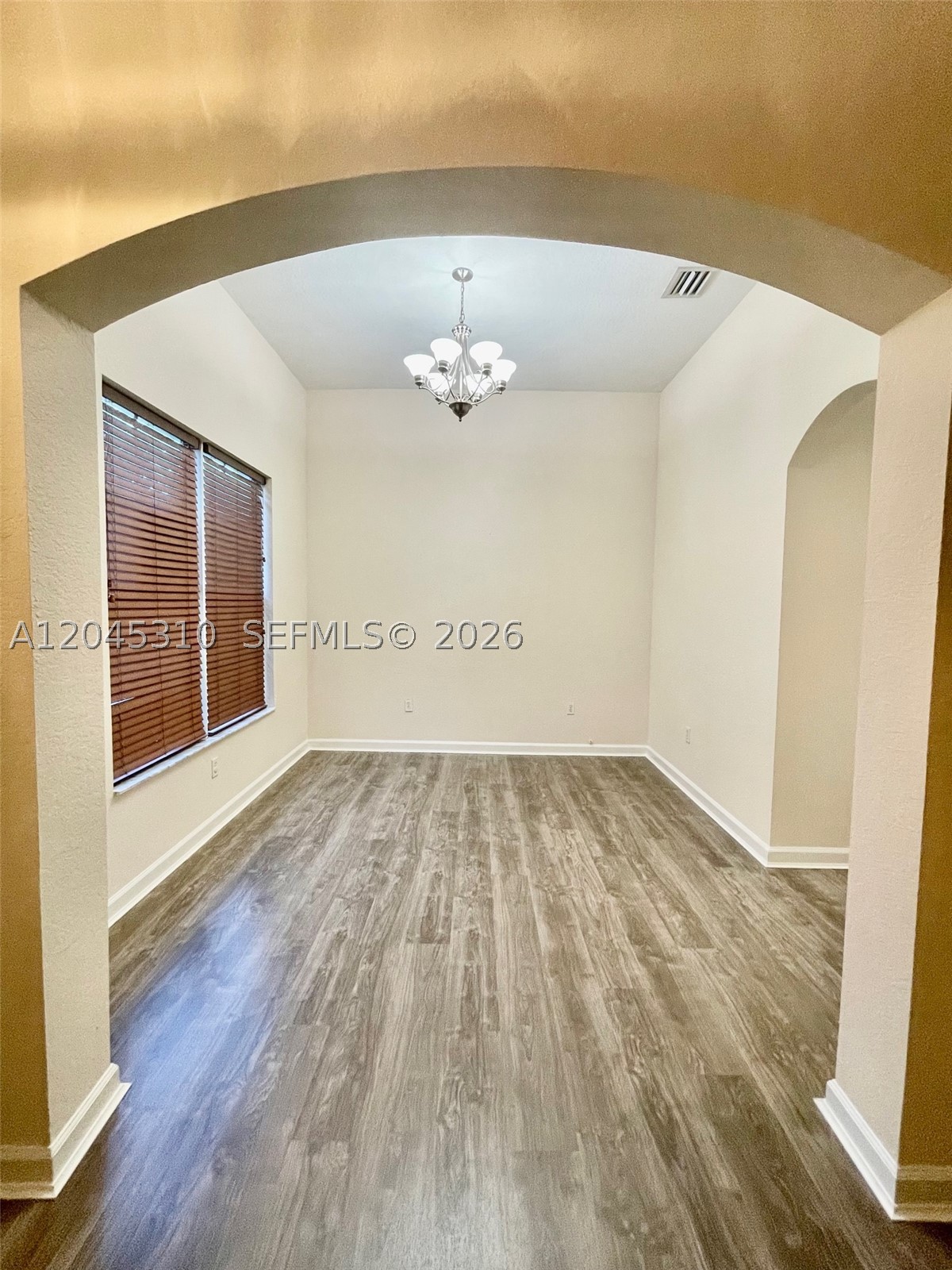 FLORIDIAN BAY ESTATES - Residential Lease