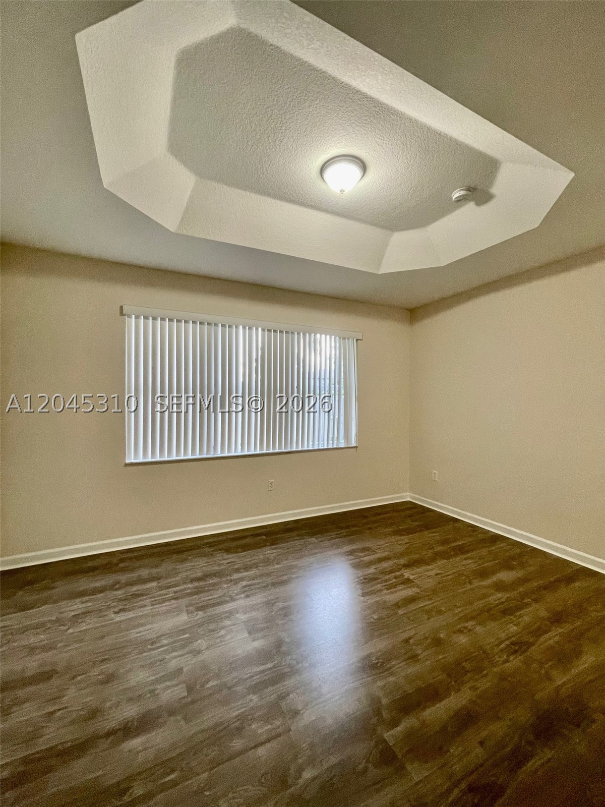 FLORIDIAN BAY ESTATES - Residential Lease