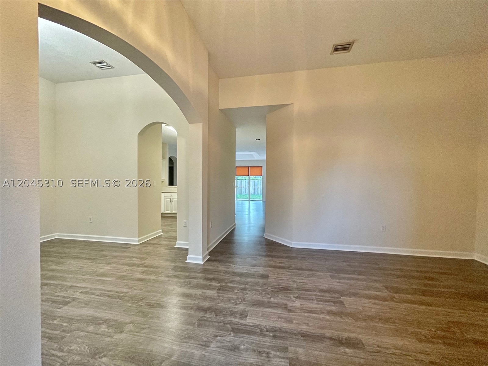 FLORIDIAN BAY ESTATES - Residential Lease