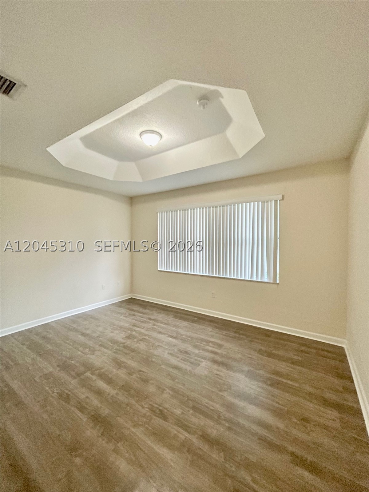 FLORIDIAN BAY ESTATES - Residential Lease