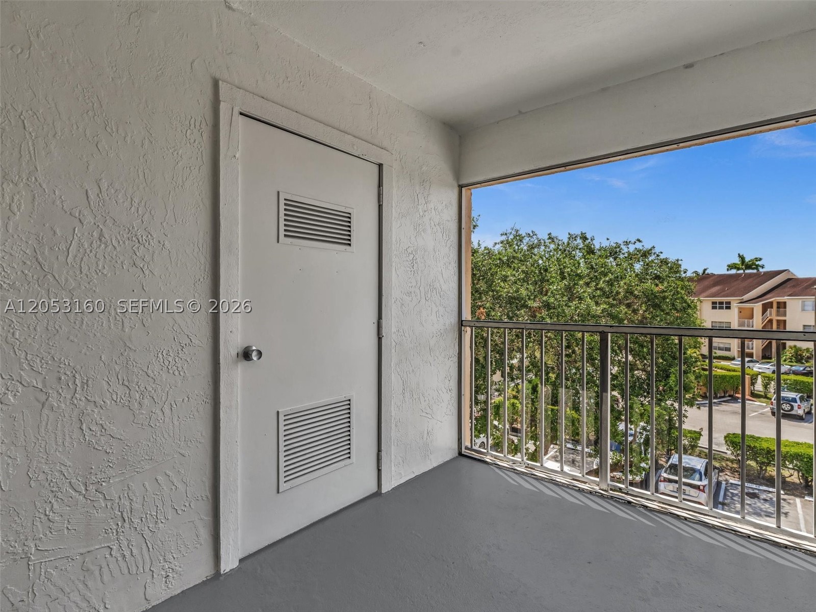 HAMMOCKS TRAILS CONDO - Residential Lease