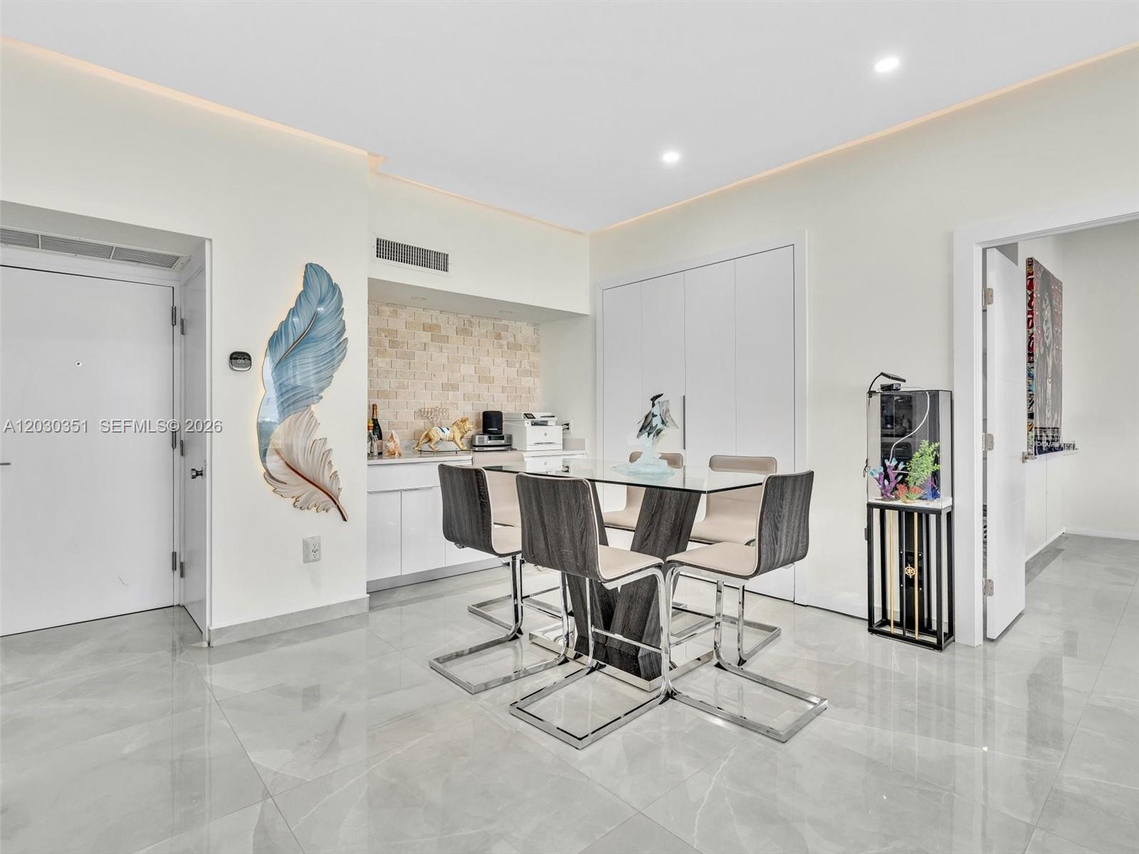 FLAMENCO CONDO TOWER I - Residential Lease
