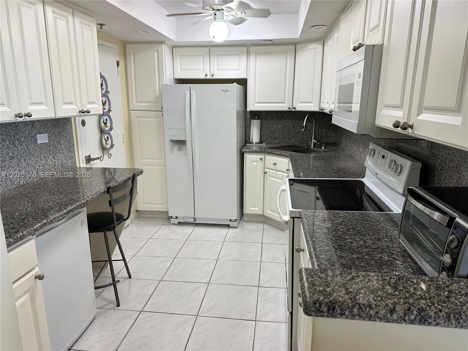 MAISON GRANDE CONDO - Residential