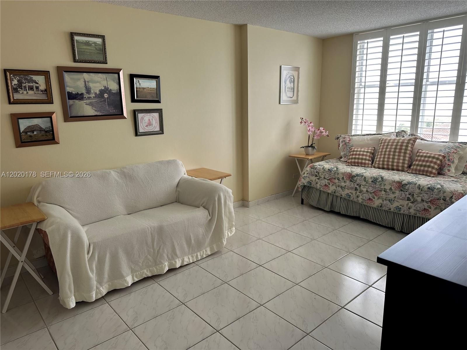 MAISON GRANDE CONDO - Residential
