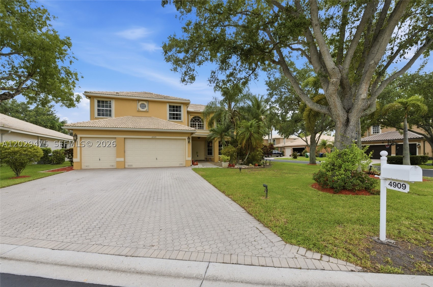 WYNDHAM CIRCLE - Residential