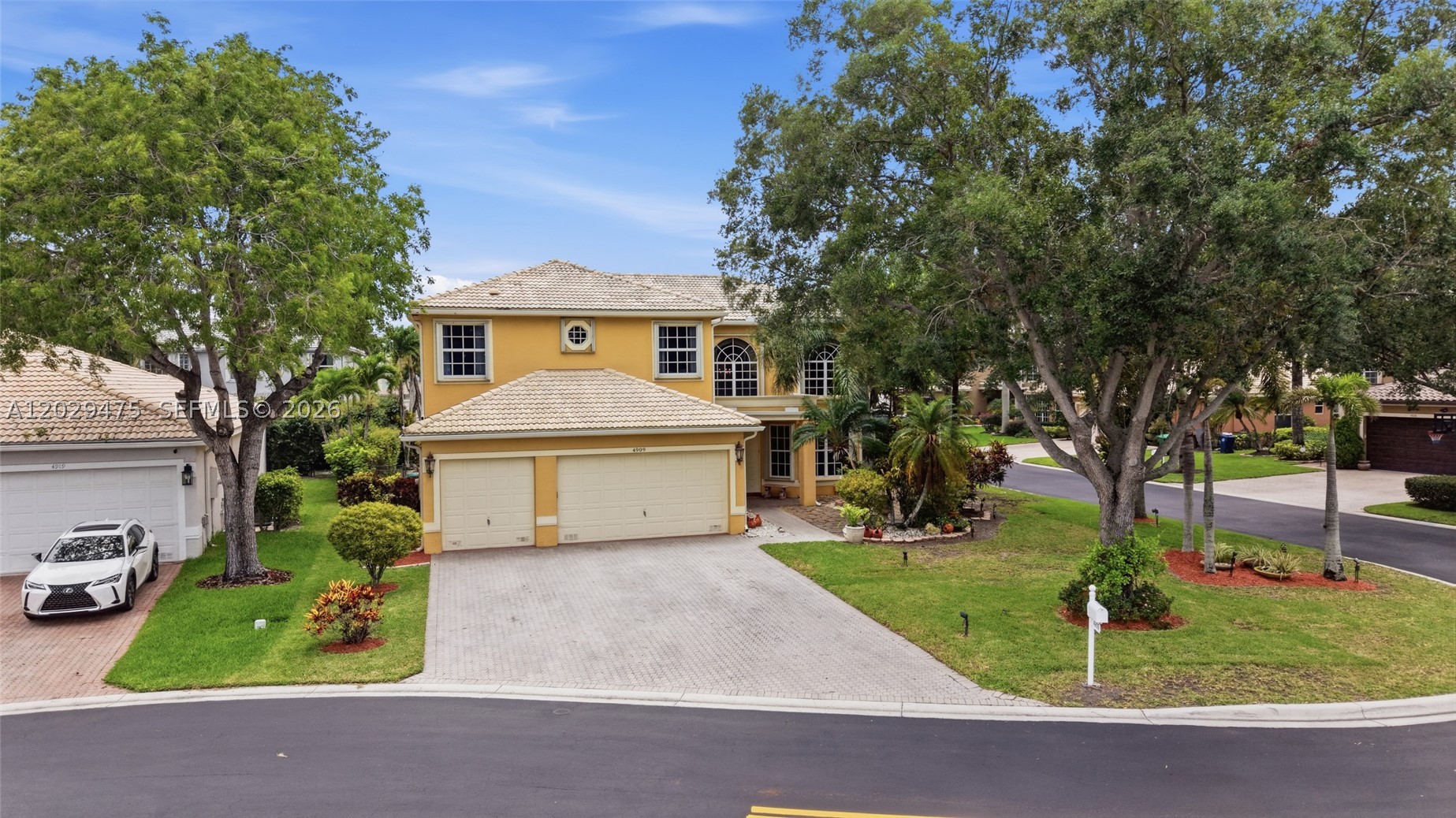 WYNDHAM CIRCLE - Residential
