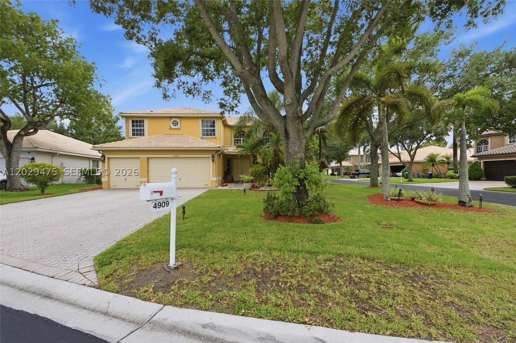 WYNDHAM CIRCLE - Residential