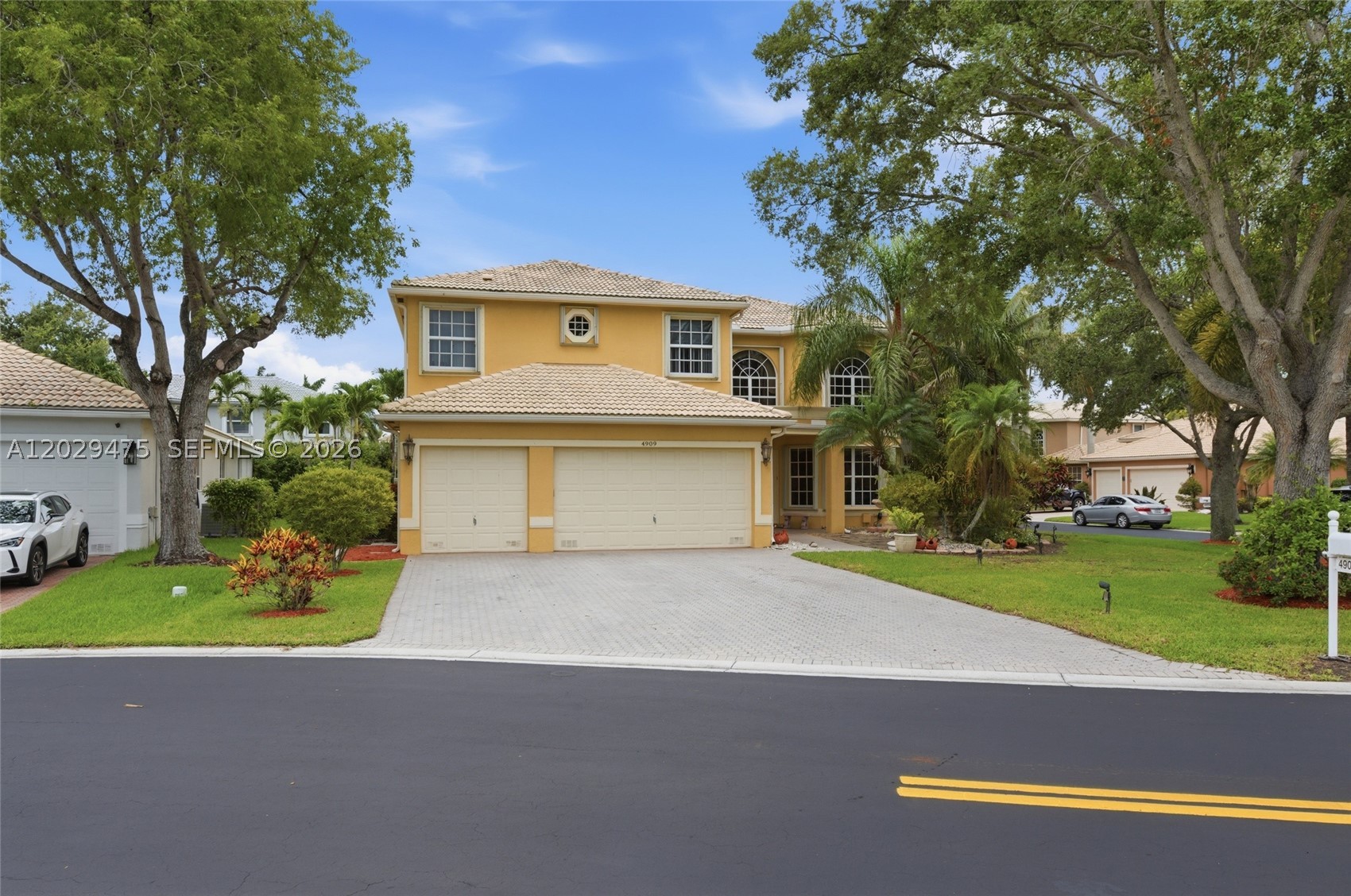 WYNDHAM CIRCLE - Residential