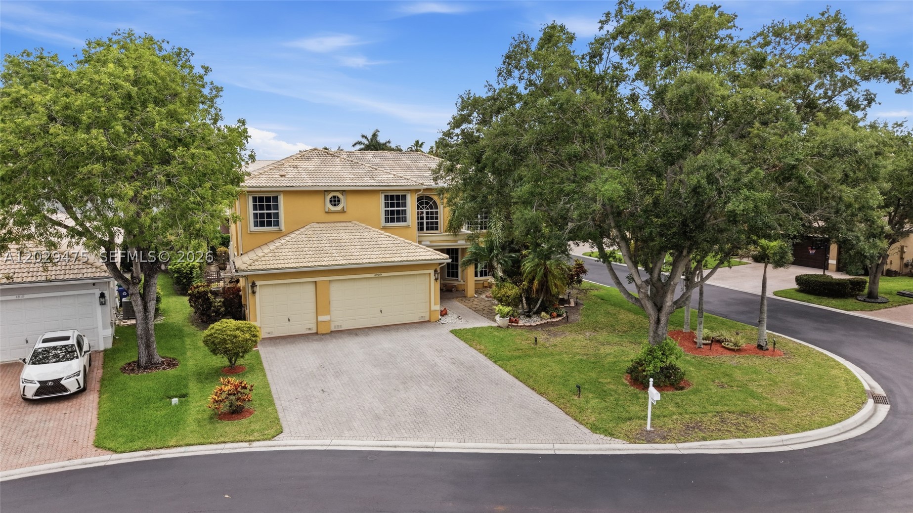 WYNDHAM CIRCLE - Residential