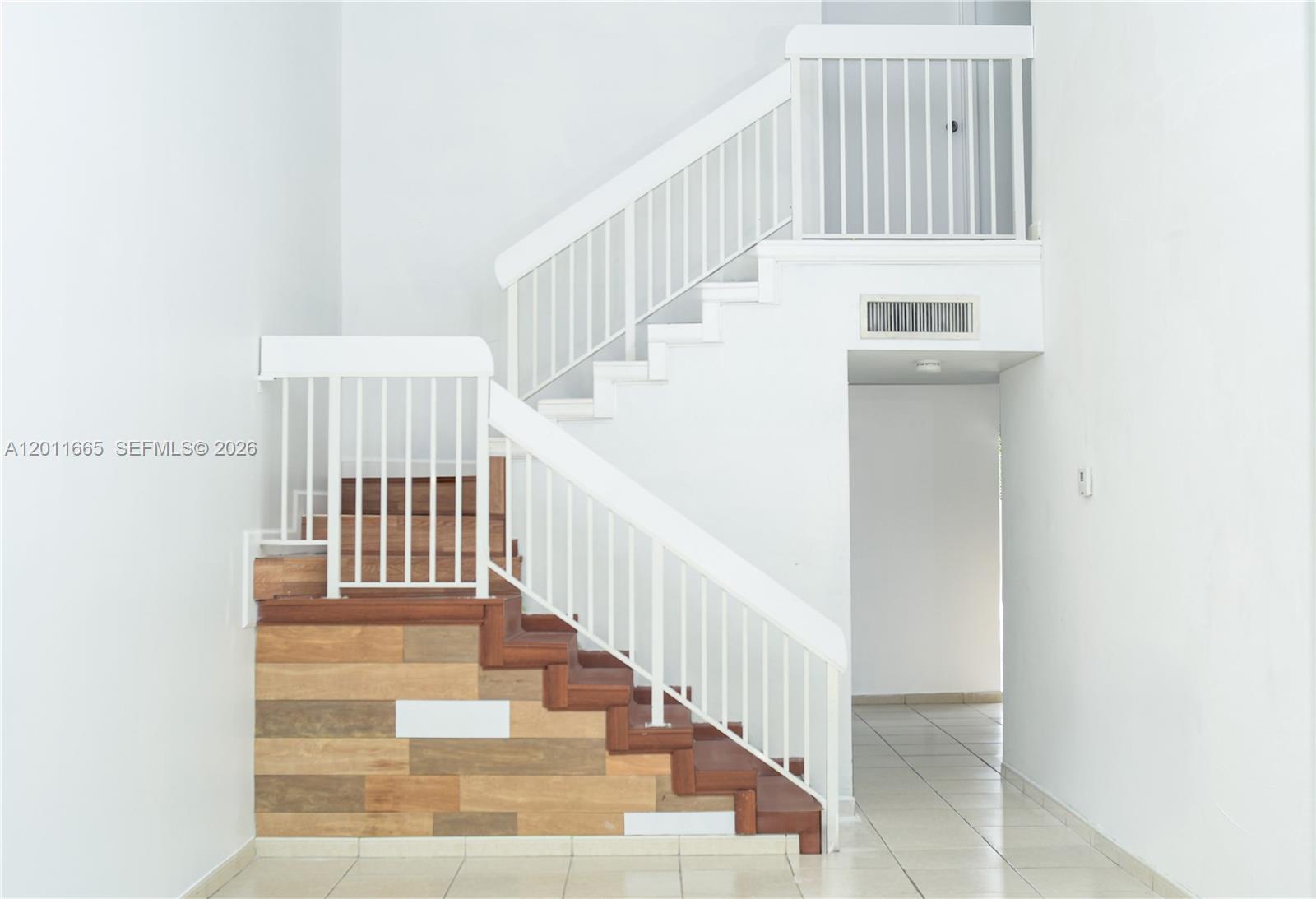 NOB HILL AT WELLEBY CONDO - Residential