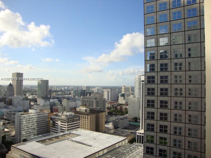 MET 1 CONDO - Residential