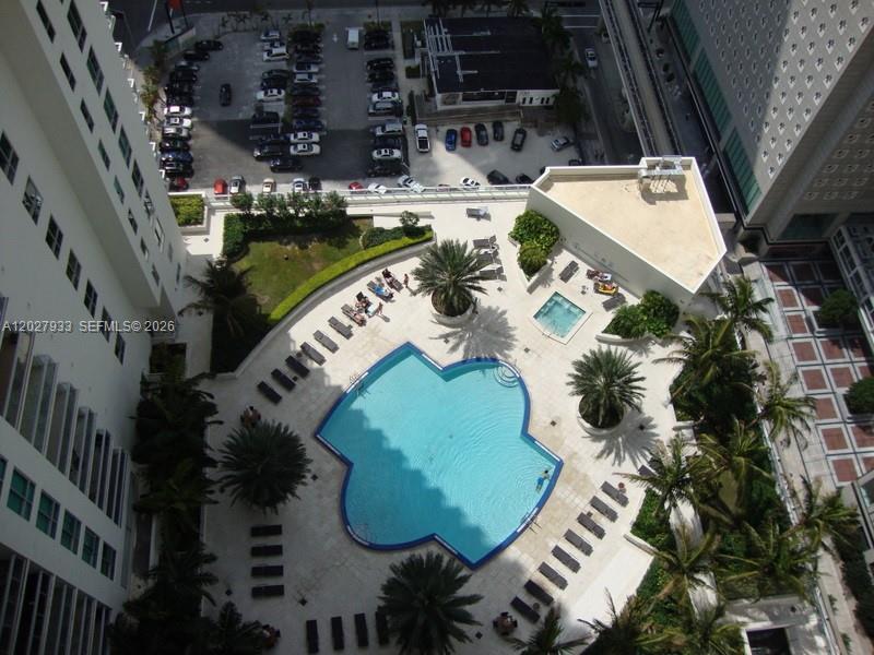 MET 1 CONDO - Residential