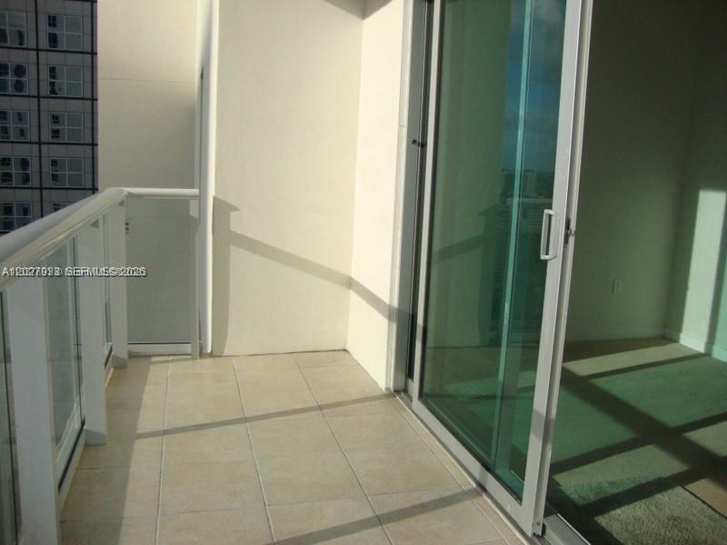 MET 1 CONDO - Residential