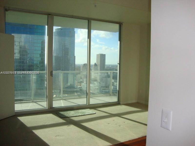 MET 1 CONDO - Residential