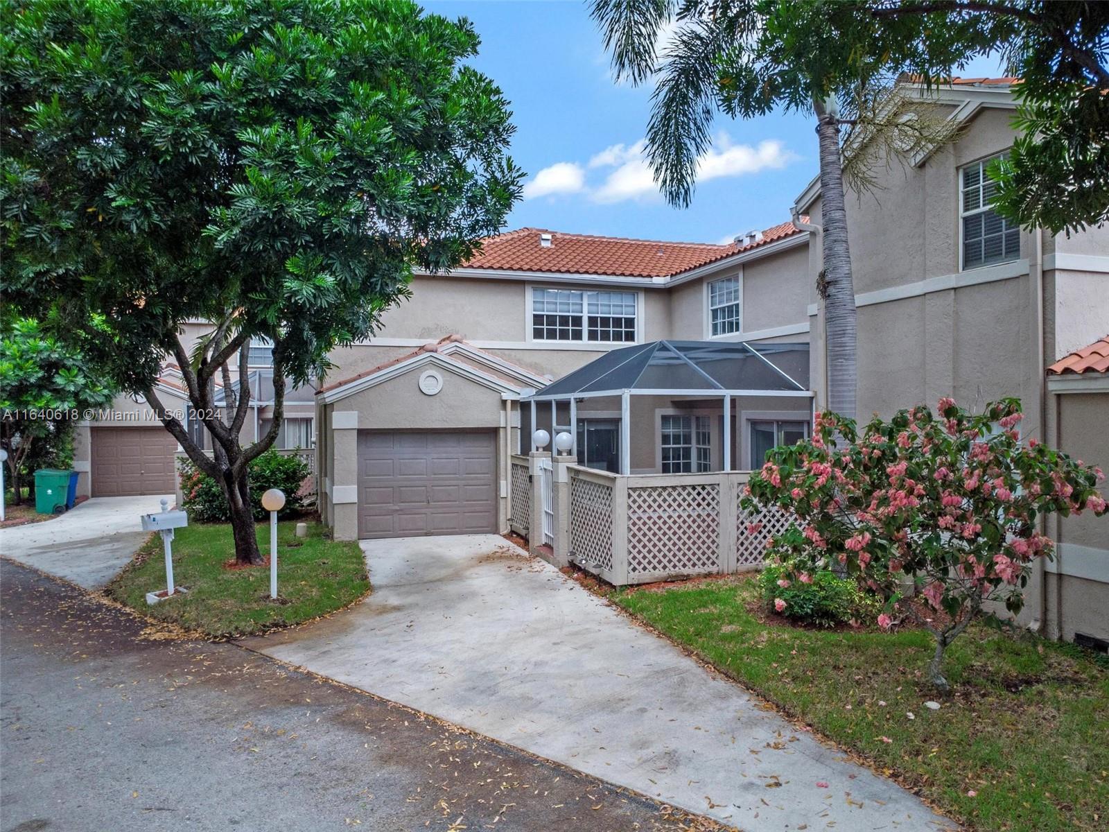 EMBASSY LAKES - Residential