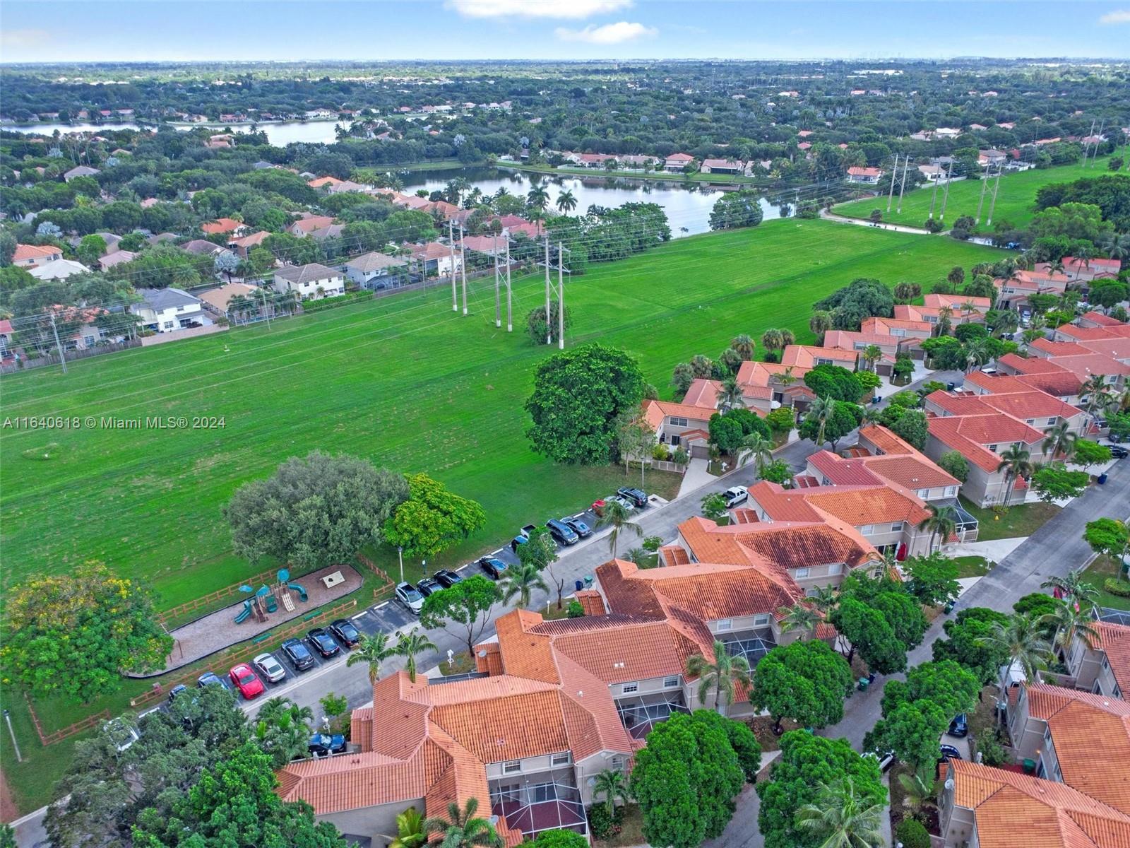 EMBASSY LAKES - Residential