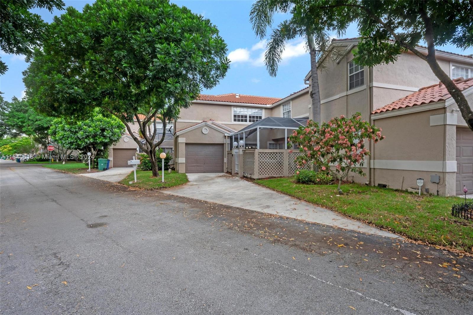 EMBASSY LAKES - Residential