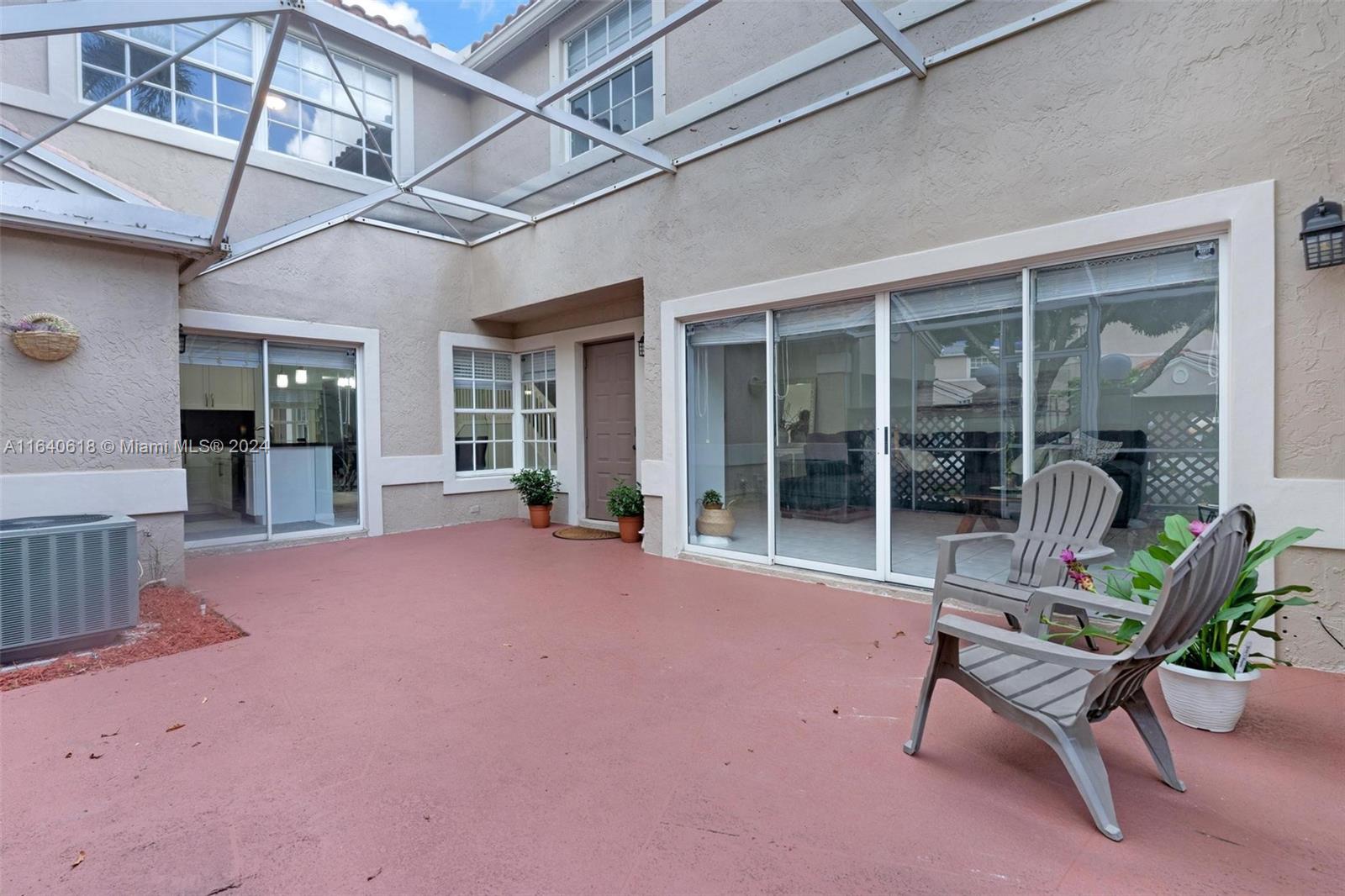 EMBASSY LAKES - Residential