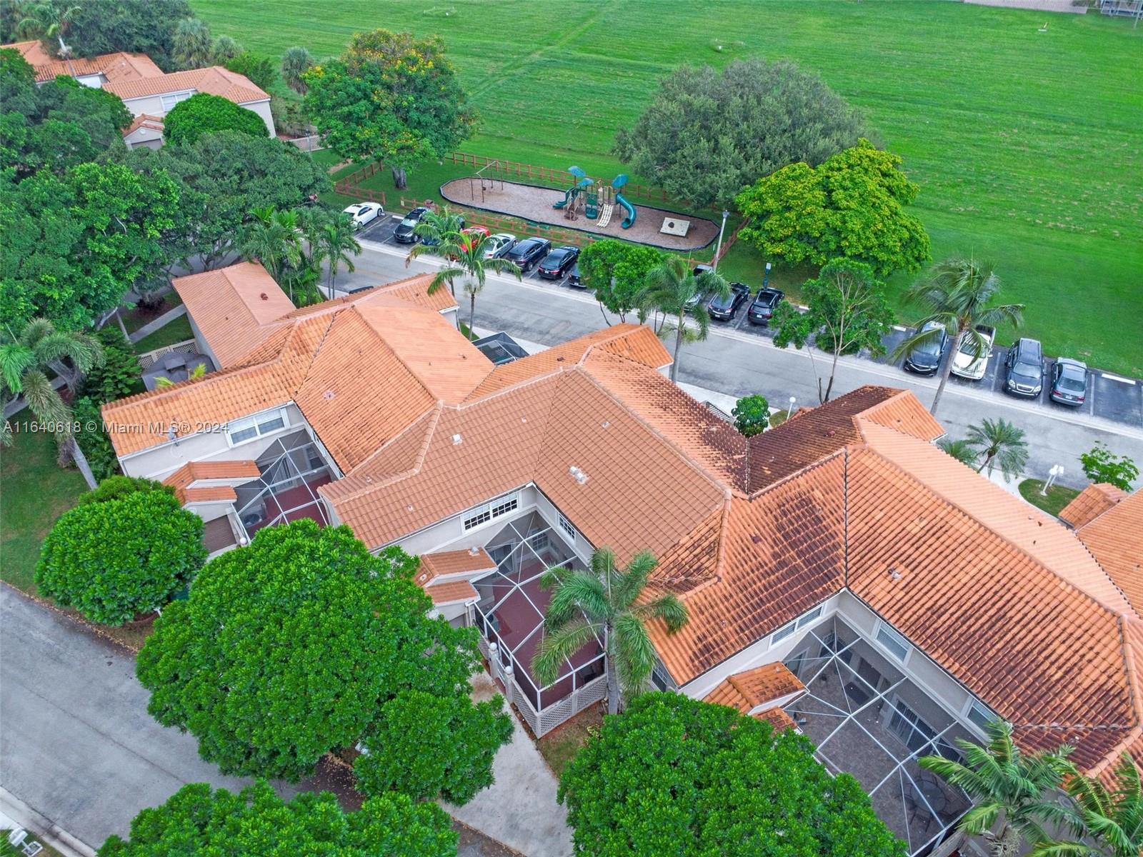EMBASSY LAKES - Residential