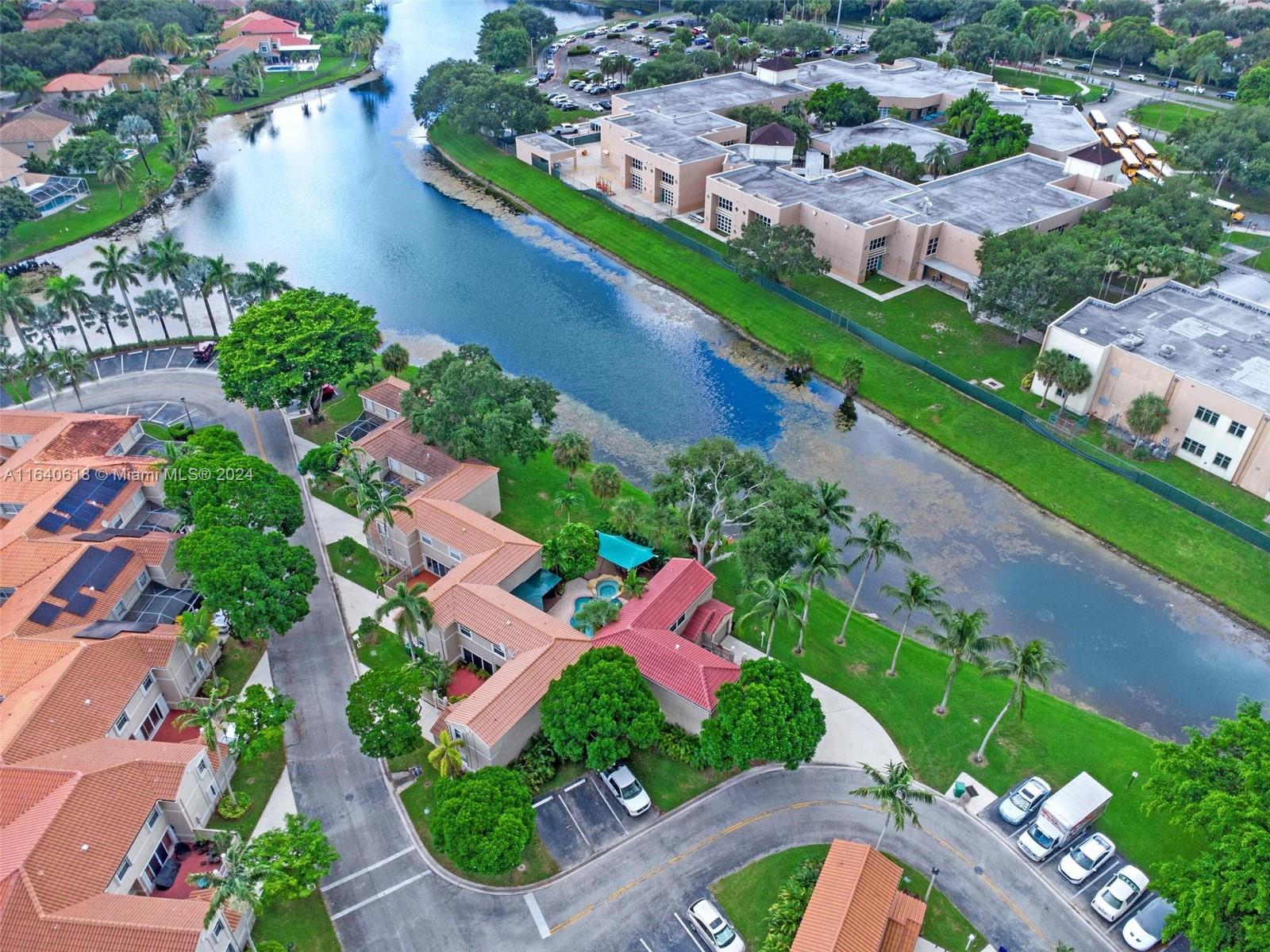 EMBASSY LAKES - Residential