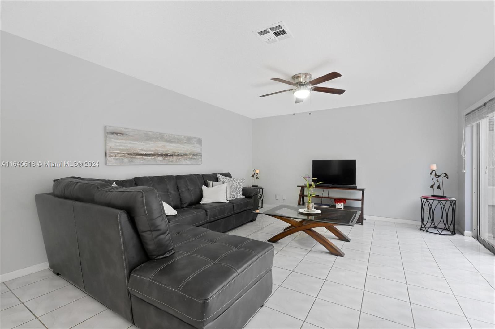 EMBASSY LAKES - Residential