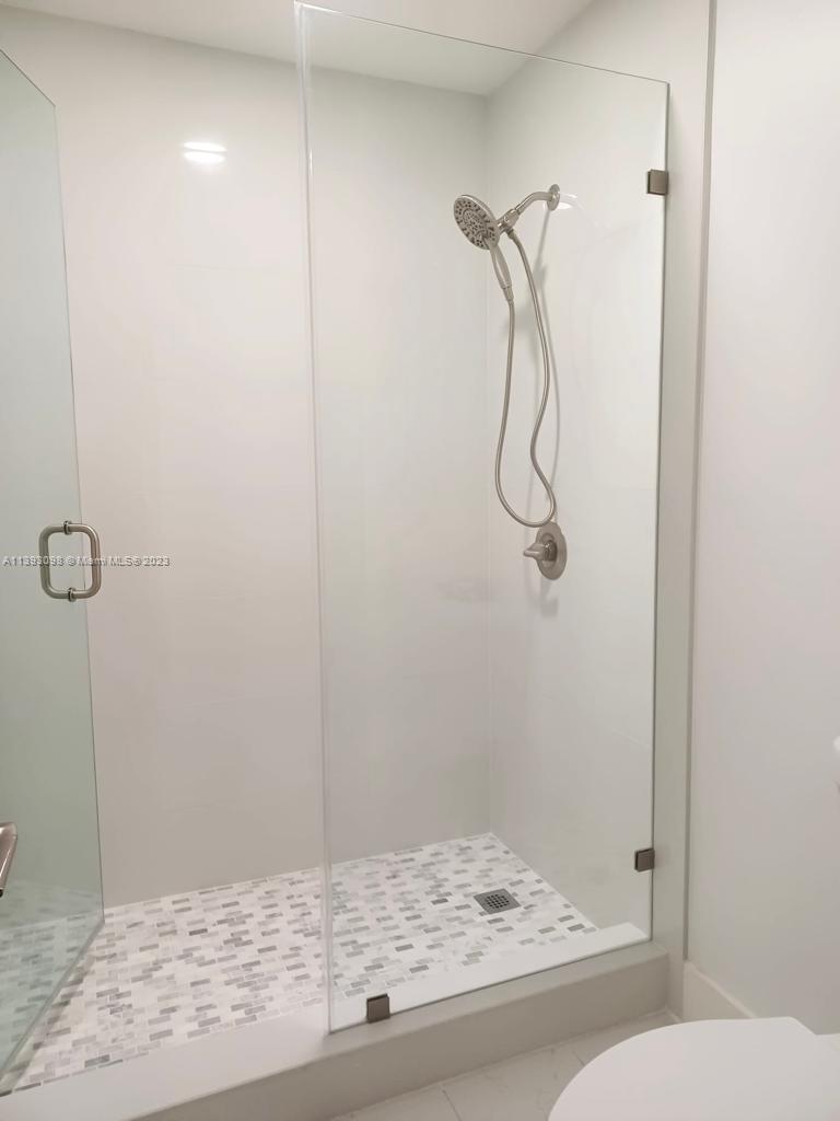 VALENCIA TOWNHOMES - Residential