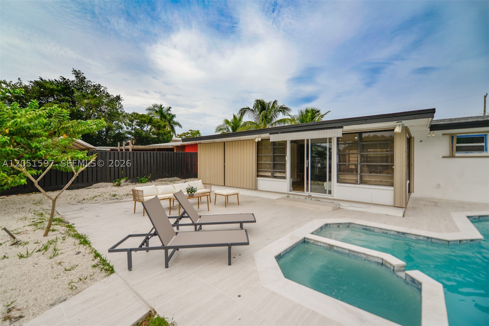 LAUDERDALE ISLES NO 2-BLK - Residential