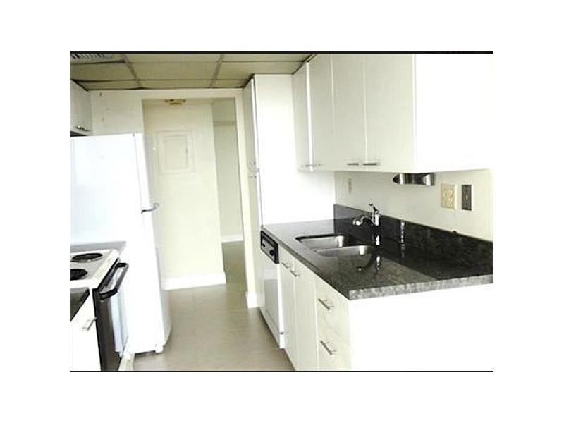 WINSTON TOWERS 600 CONDO - Residential Lease