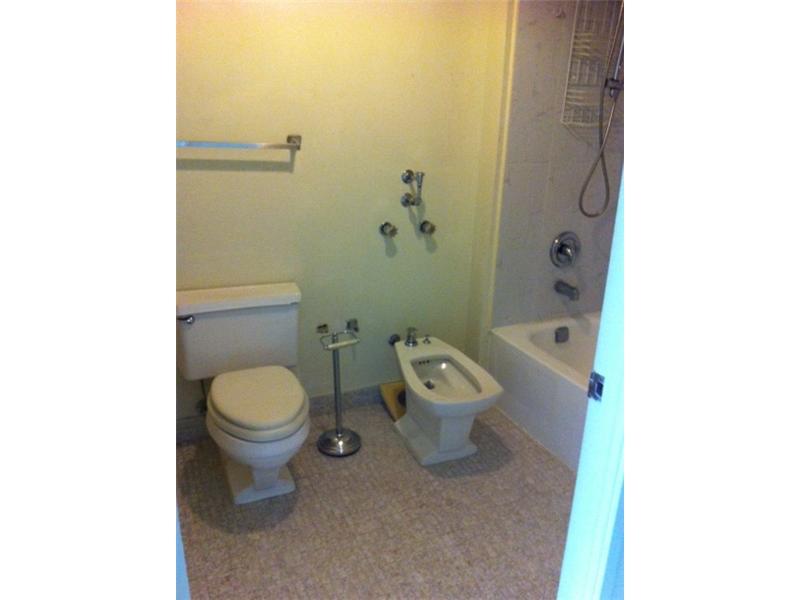 WINSTON TOWERS 600 CONDO - Residential Lease