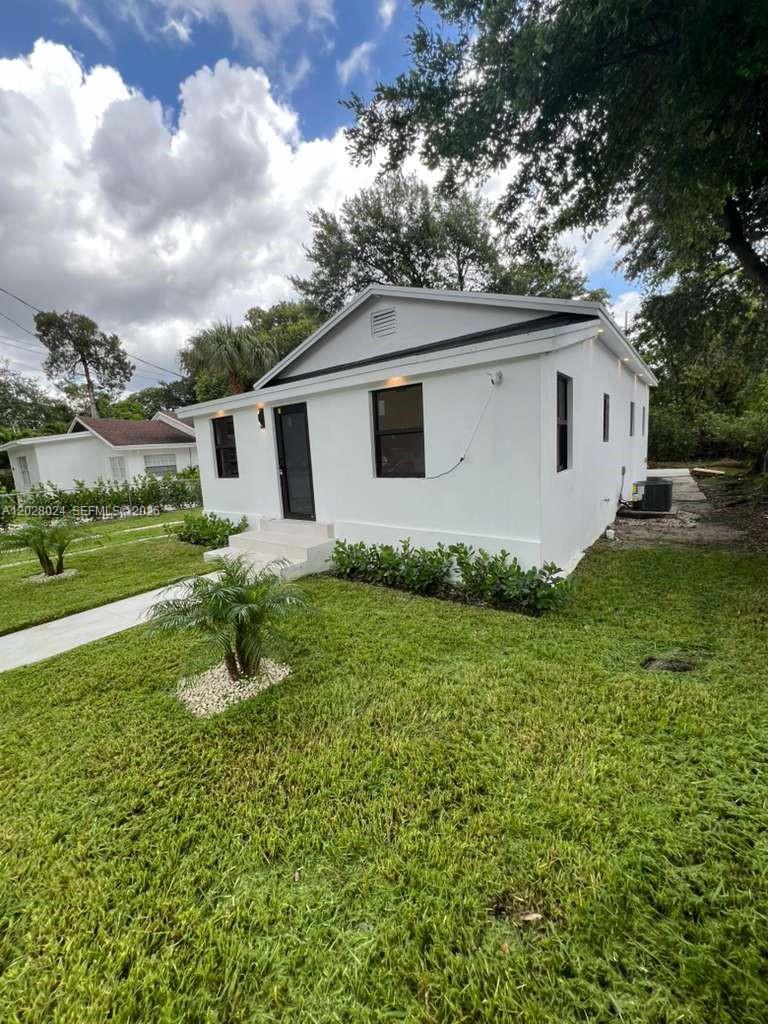 BUENA VISTA GARDENS - Residential