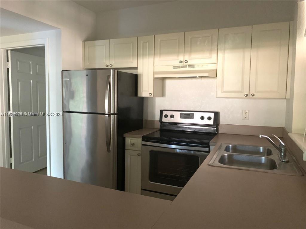 CYPRESS POINTE AT CORAL S - Residential