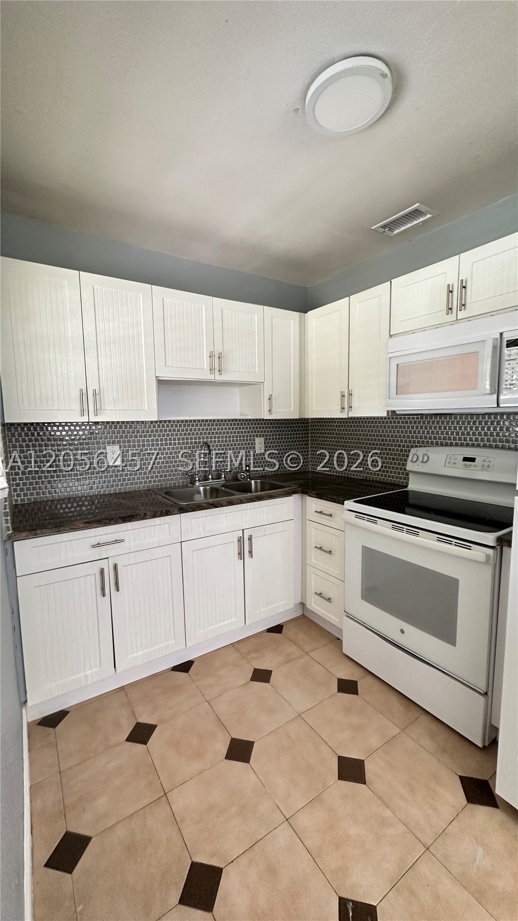WESTWOOD LAKE 11TH ADDN - Residential