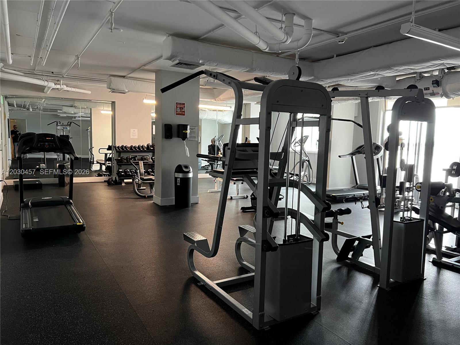 HOLLYWOOD STATION RES CON - Residential Lease