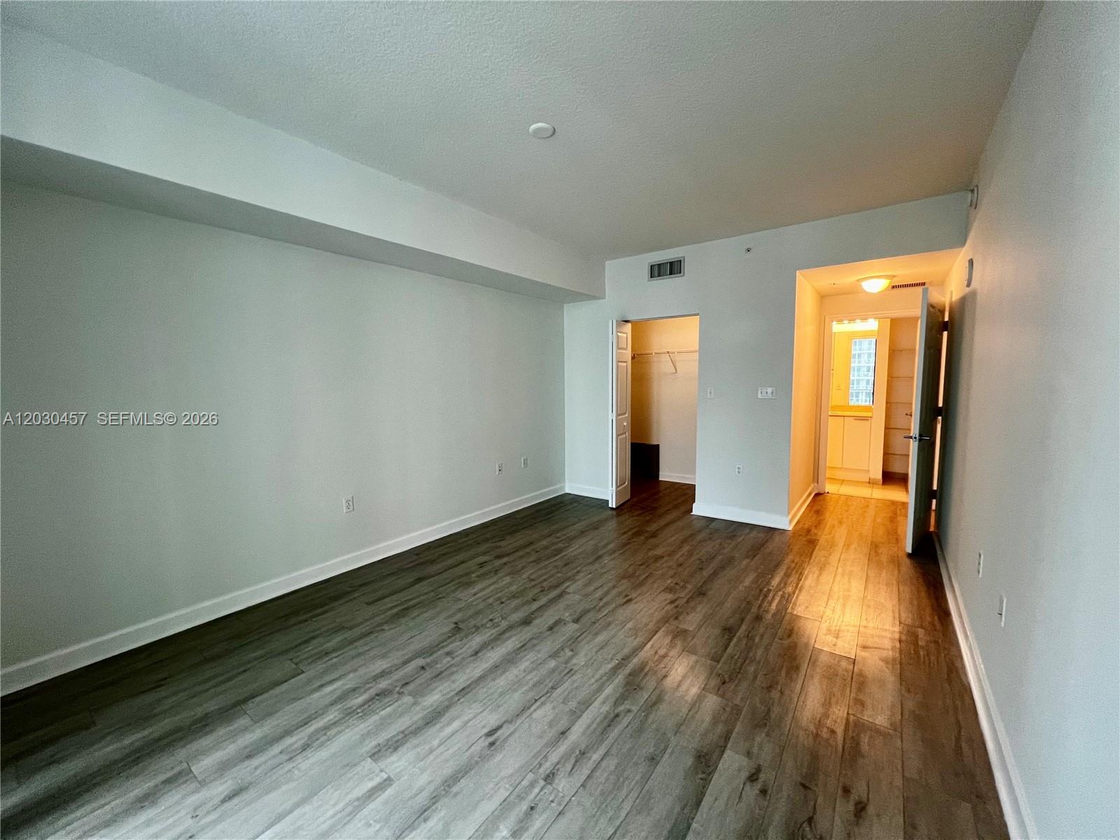 HOLLYWOOD STATION RES CON - Residential Lease