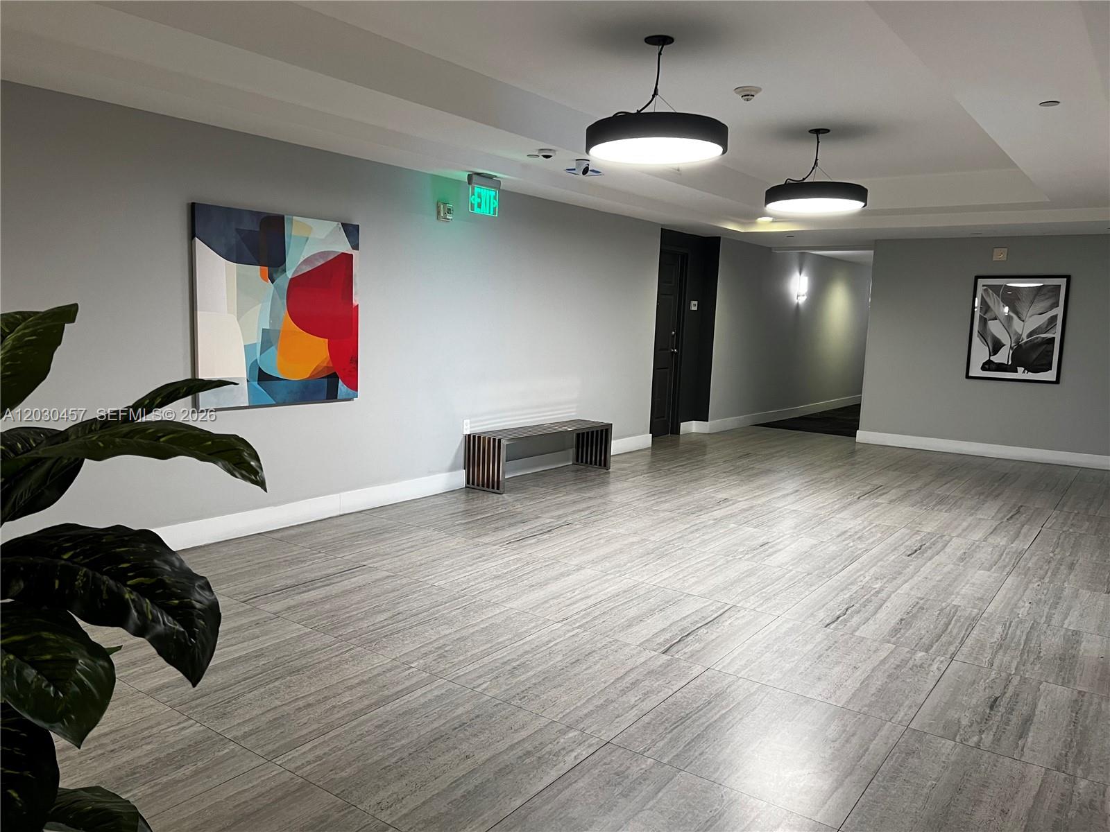 HOLLYWOOD STATION RES CON - Residential Lease